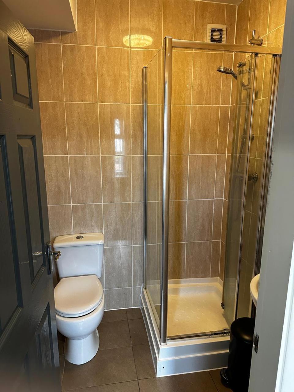 Woolpack Aparthotel Huddersfield Bagian luar foto