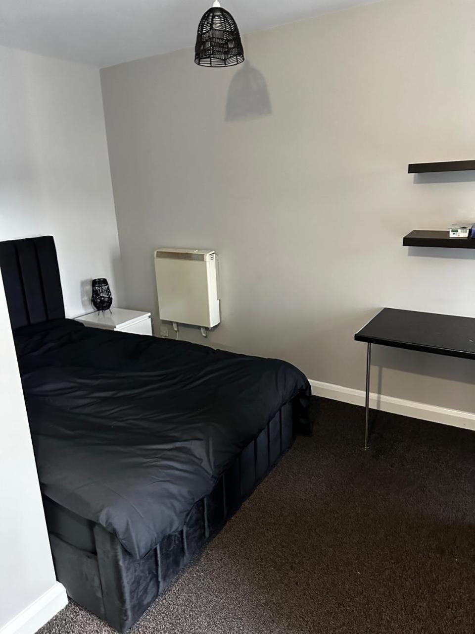 Woolpack Aparthotel Huddersfield Bagian luar foto