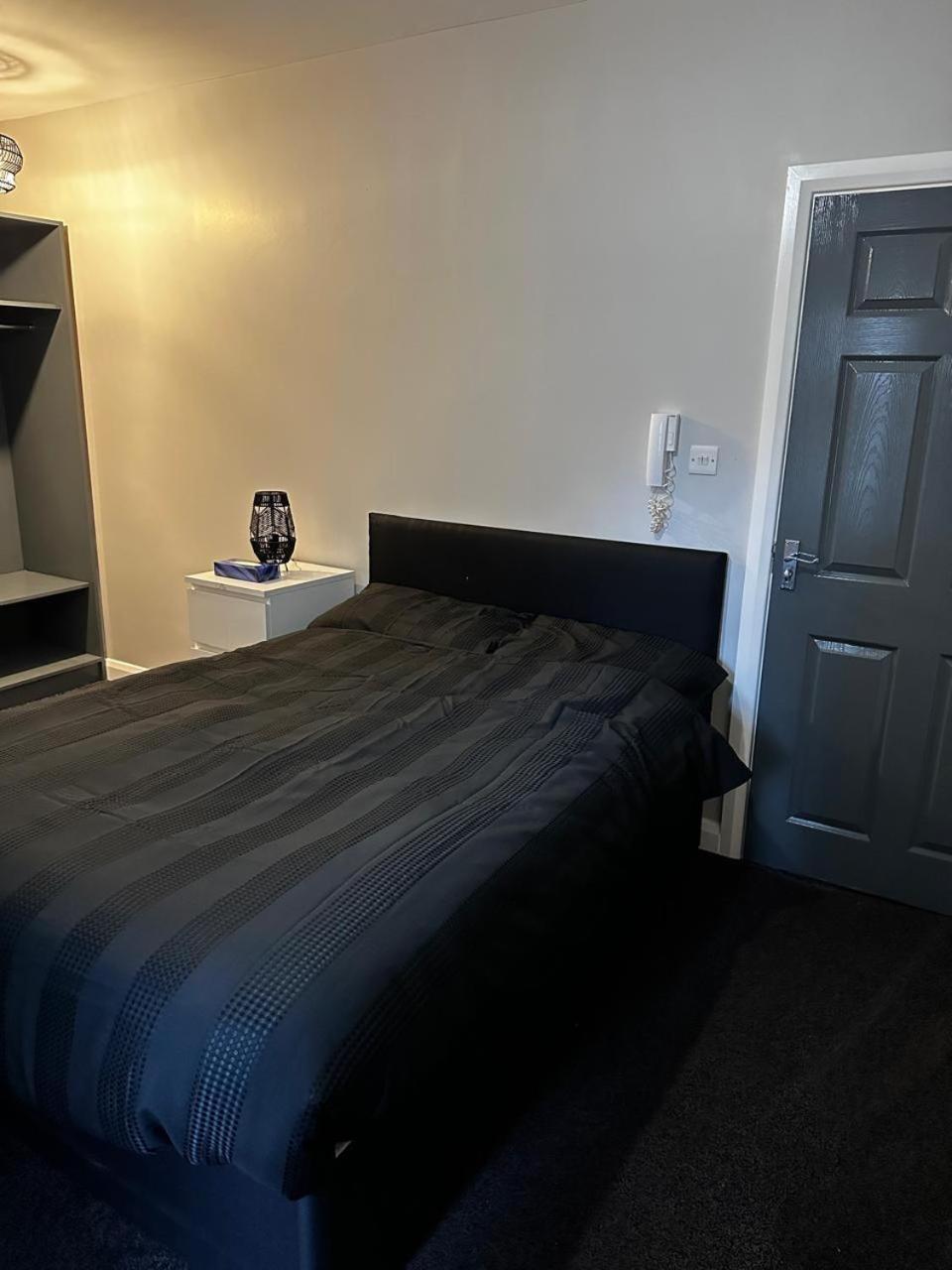 Woolpack Aparthotel Huddersfield Bagian luar foto