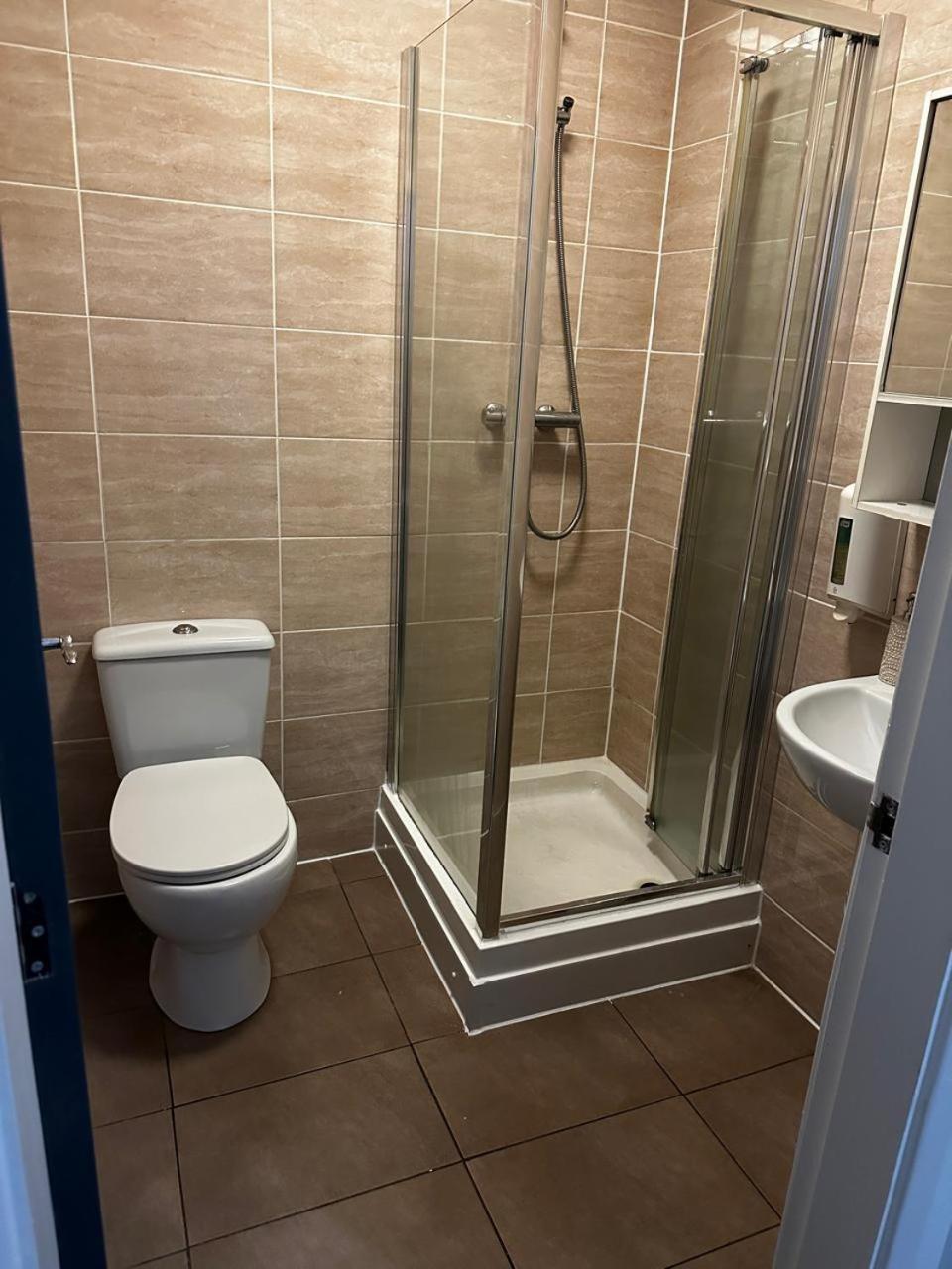 Woolpack Aparthotel Huddersfield Bagian luar foto