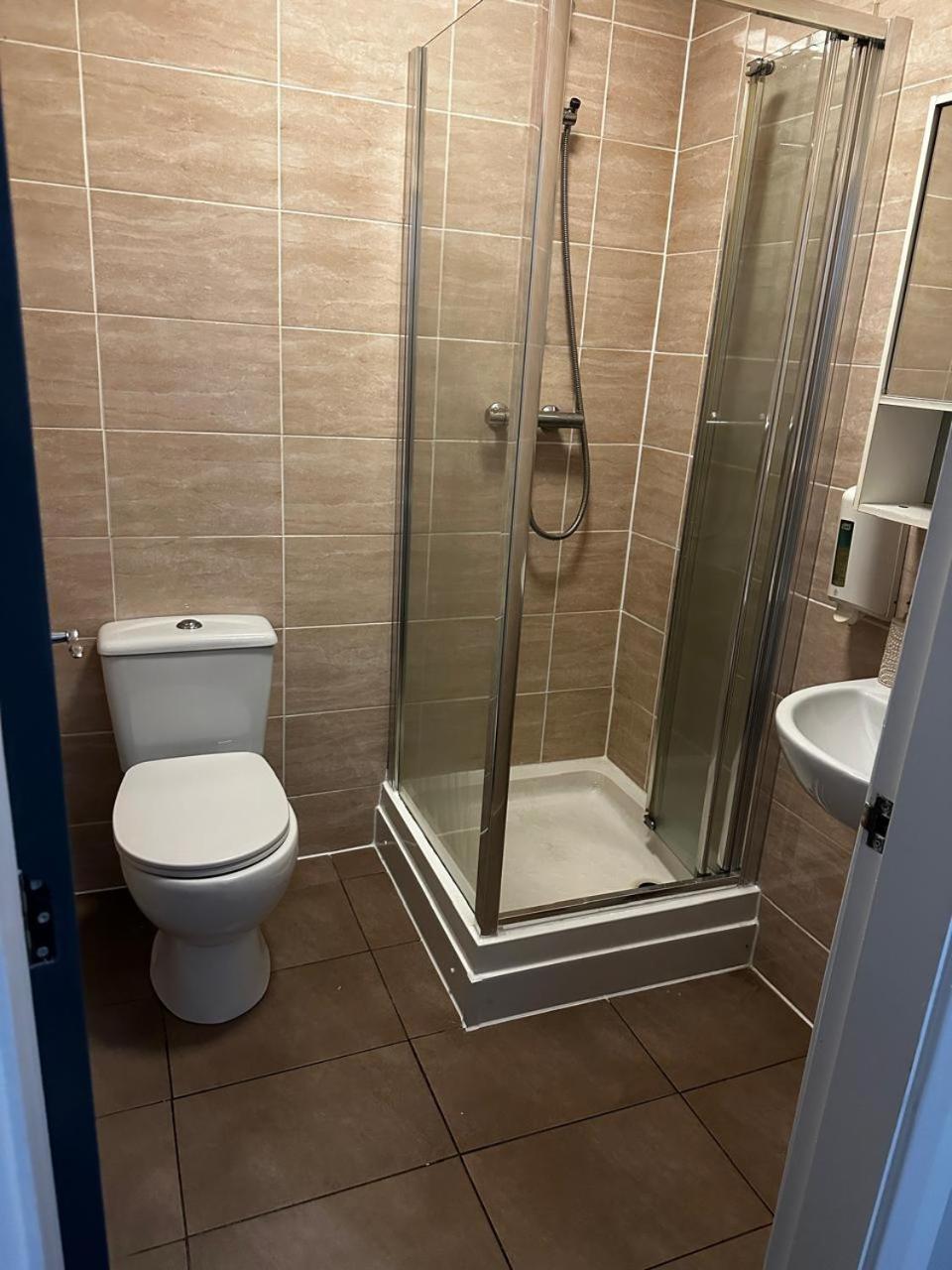 Woolpack Aparthotel Huddersfield Bagian luar foto