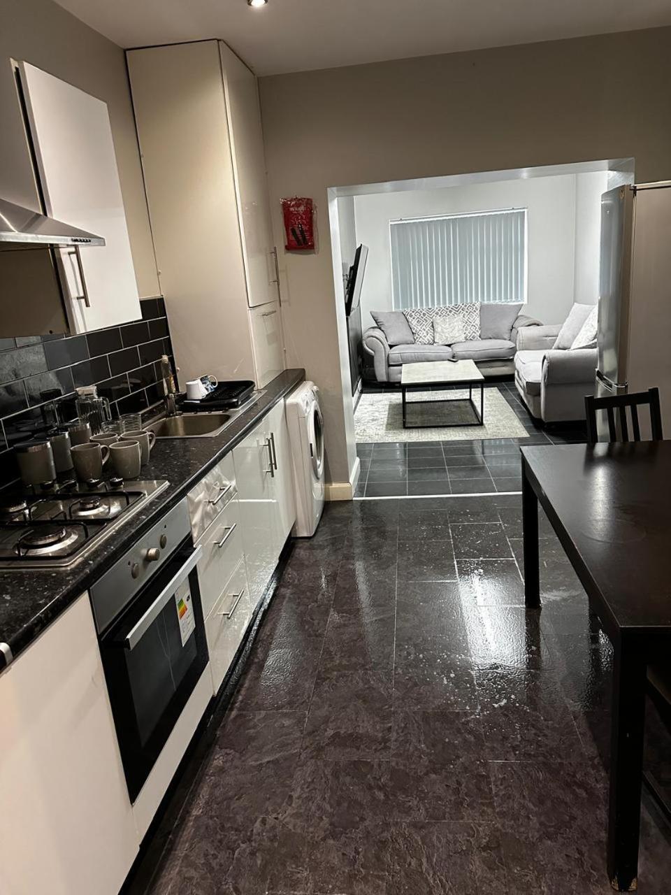 Woolpack Aparthotel Huddersfield Bagian luar foto