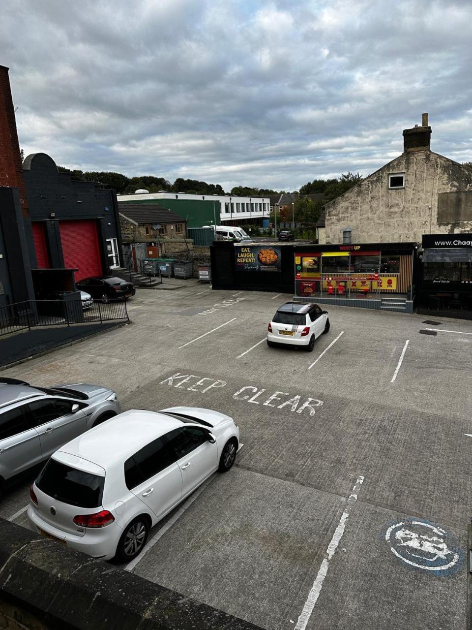 Woolpack Aparthotel Huddersfield Bagian luar foto
