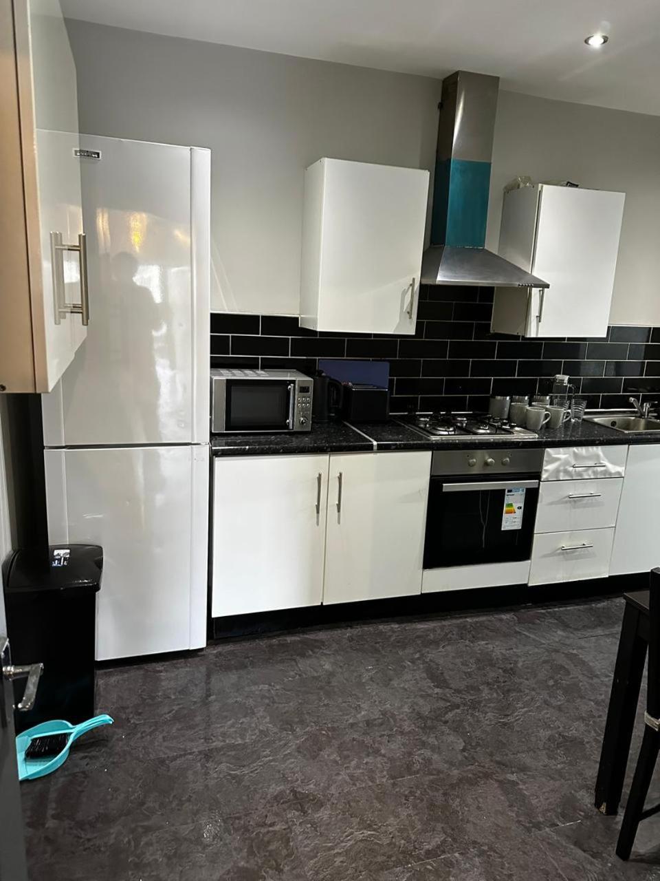 Woolpack Aparthotel Huddersfield Bagian luar foto