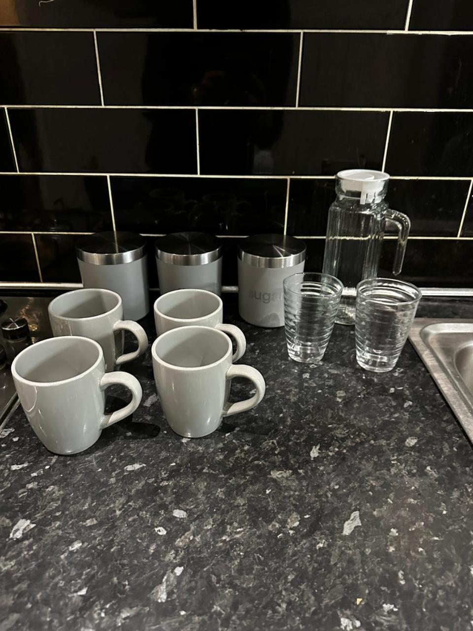 Woolpack Aparthotel Huddersfield Bagian luar foto