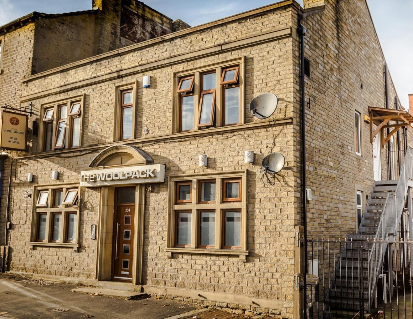 Woolpack Aparthotel Huddersfield Bagian luar foto