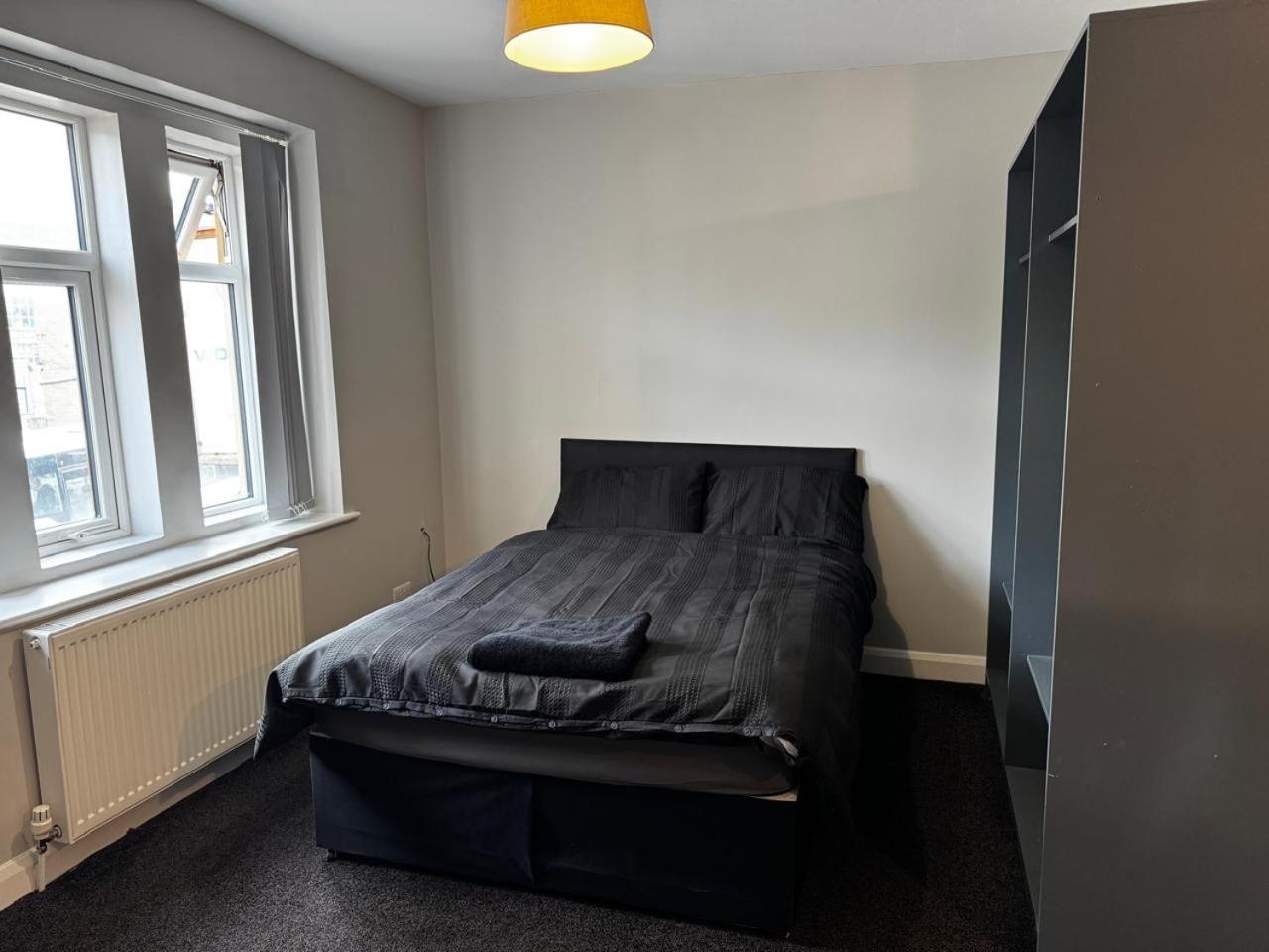 Woolpack Aparthotel Huddersfield Bagian luar foto