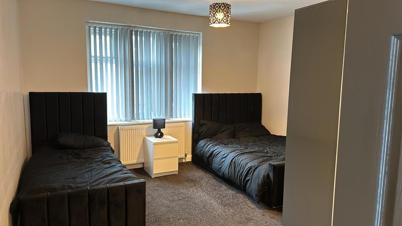 Woolpack Aparthotel Huddersfield Bagian luar foto