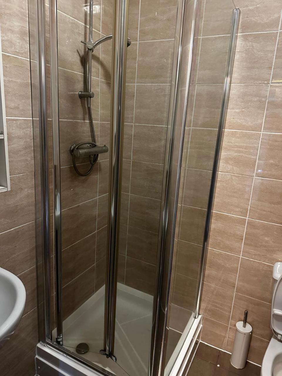 Woolpack Aparthotel Huddersfield Bagian luar foto