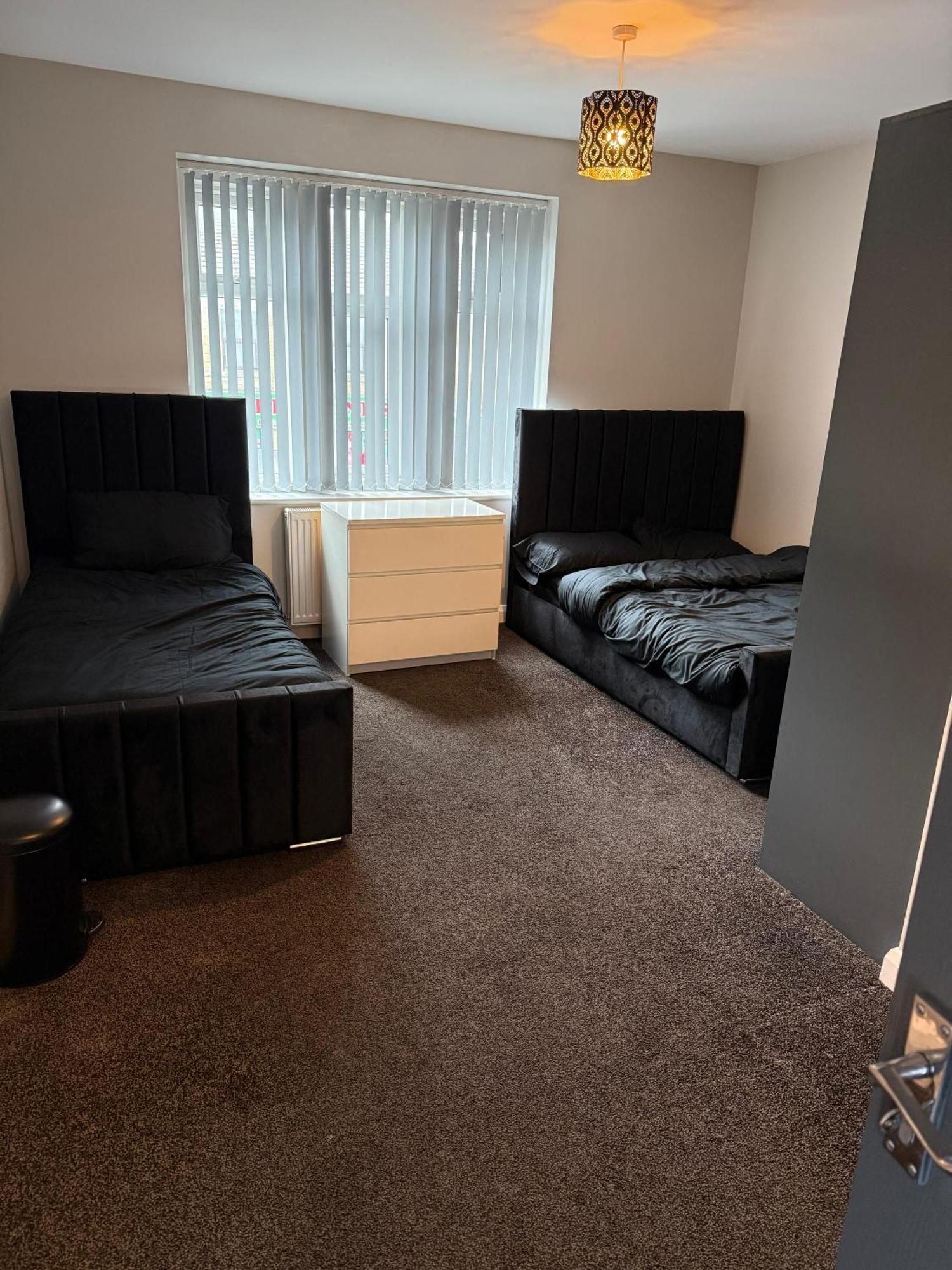 Woolpack Aparthotel Huddersfield Bagian luar foto